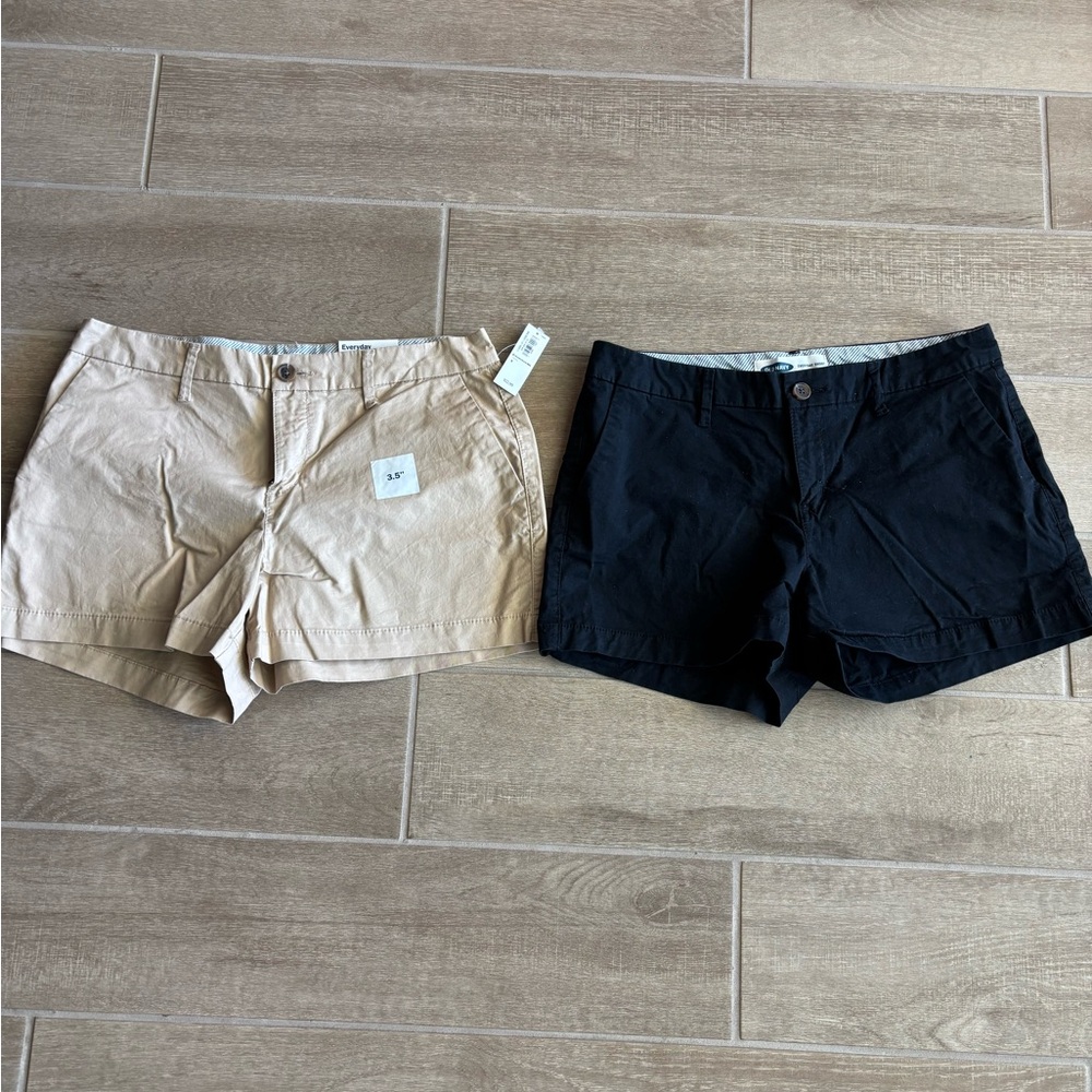 Old Navy Women's Everyday Shorts in Black and Tan